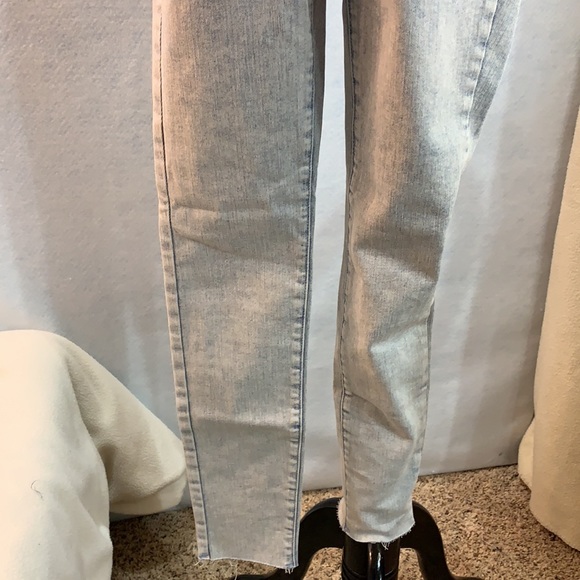 High-Rise Skinny Jeans - Universal Thread - Picture 3 of 10